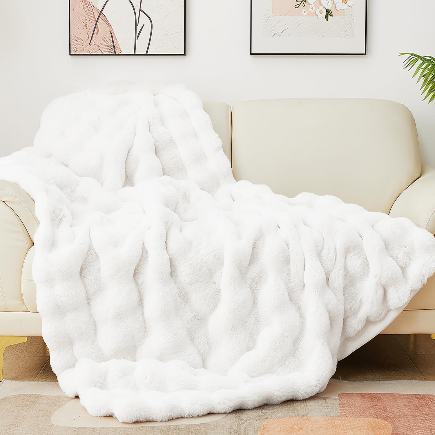 Amazon.com: Latepis Faux Fur White Blanket Cozy Thick Bubble Throw
